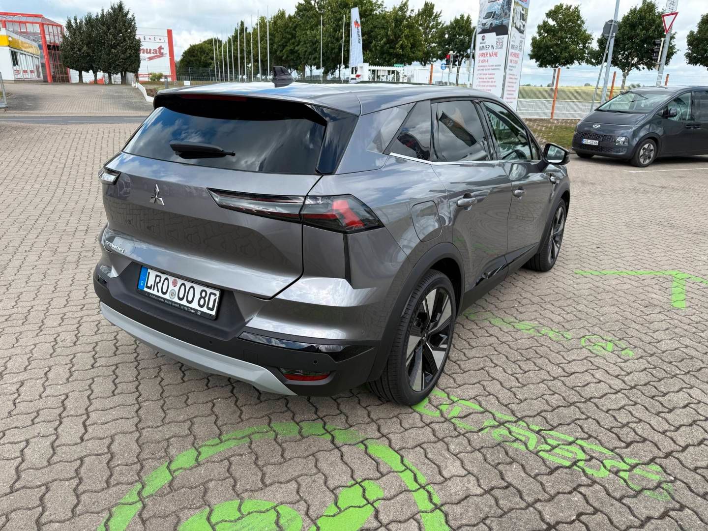 Fahrzeugabbildung Mitsubishi Grandis Intro Edition 1.3 T-Benziner 7-DCT