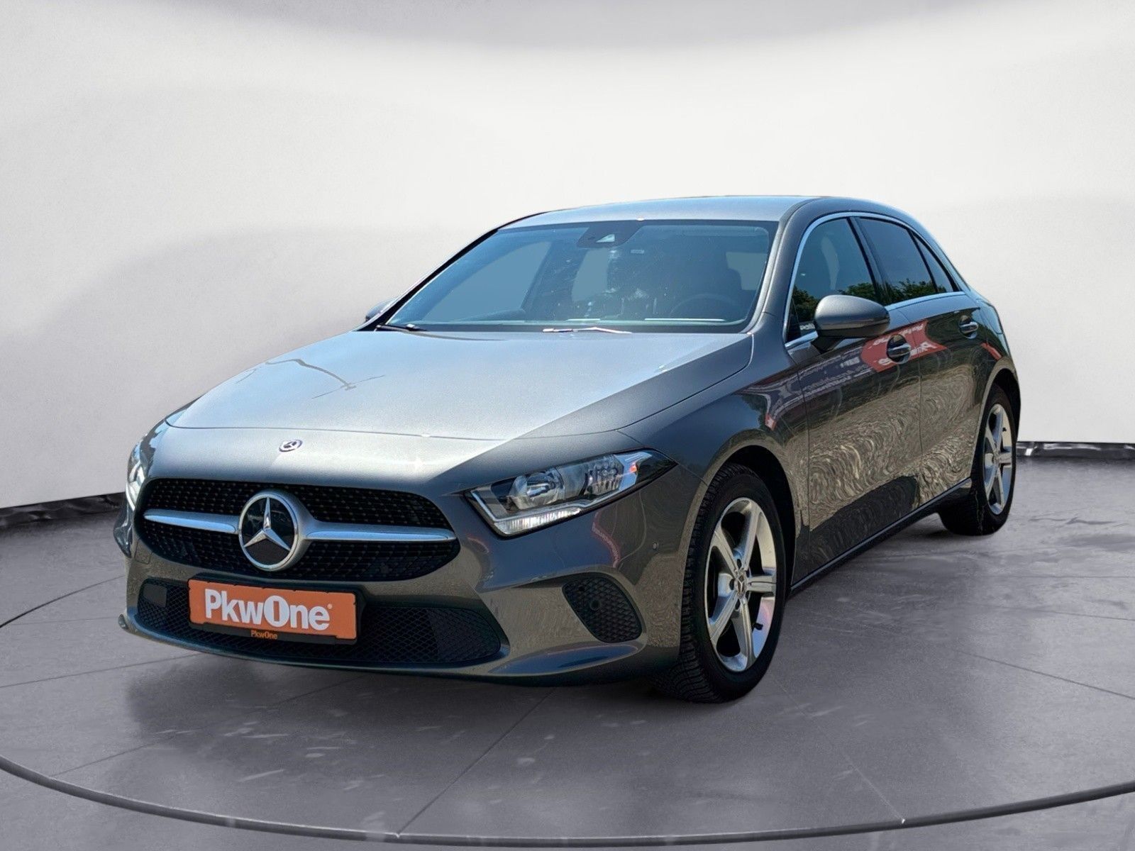 MERCEDES-BENZ A 200 A200 PDC*KAMERA*NAVI*SHZ*AHK*TEMPOMAT*LED
