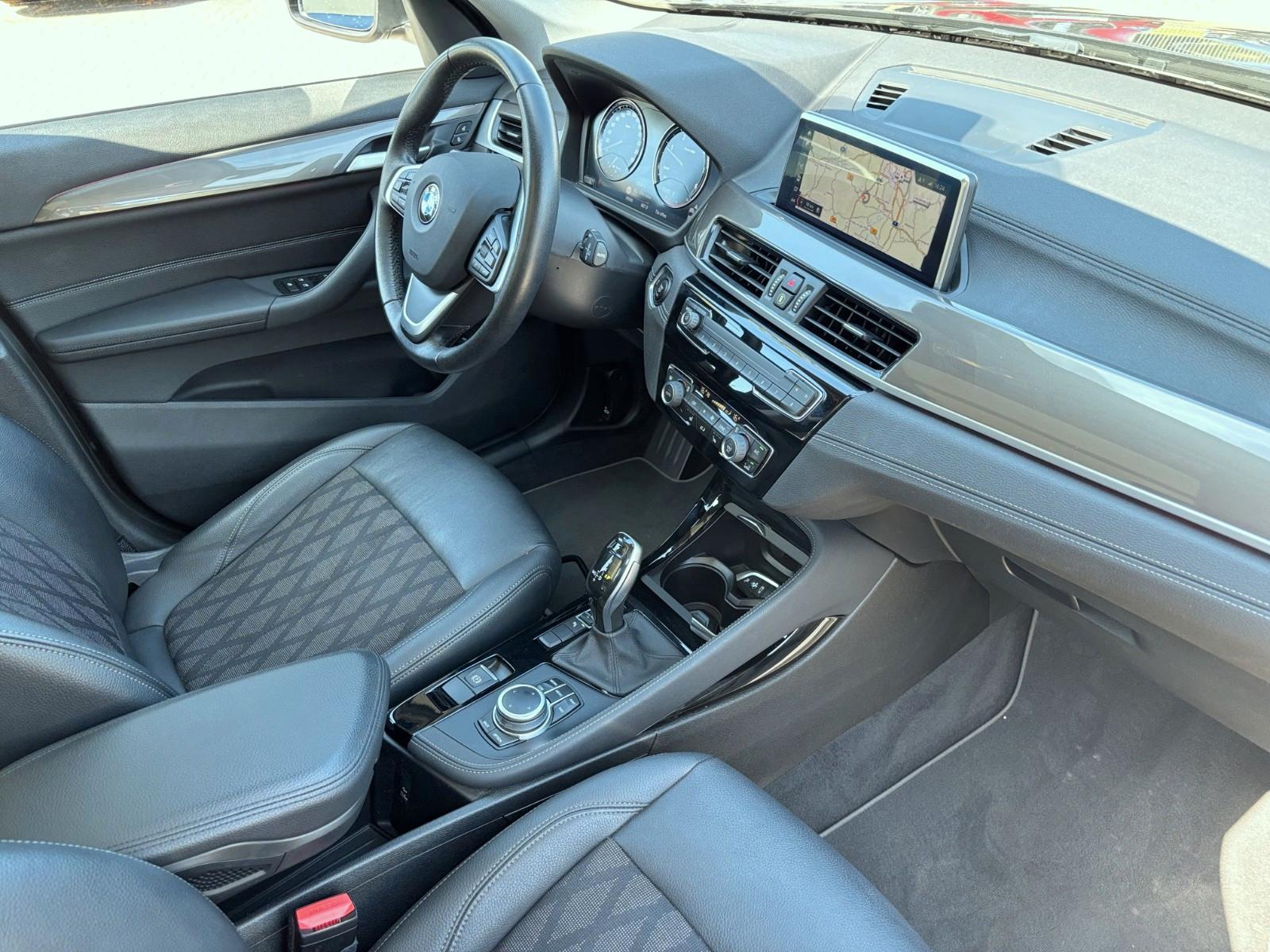 BMW X1 sDrive 18 d xLine*Auto*Pano*LED*1-Hand*S-Heft, миниатюра 21