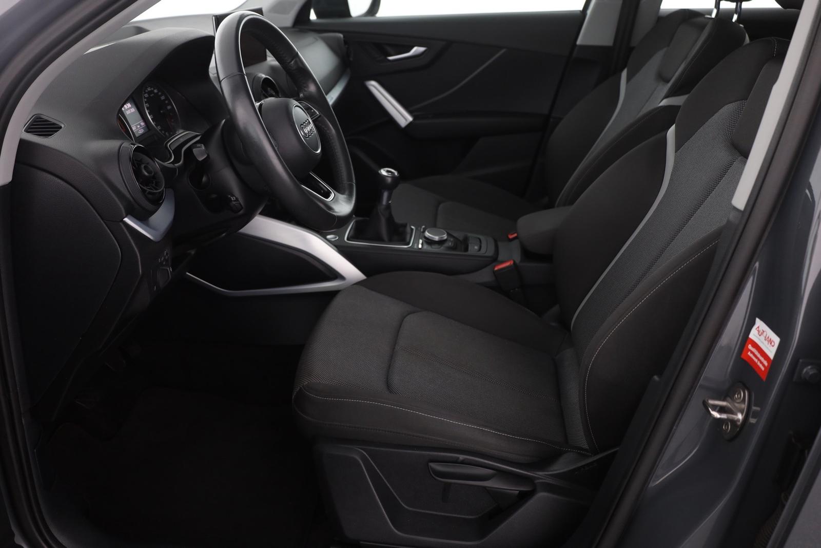 Audi Q2 30 TFSI Sport Navi Sitzheizung AHK