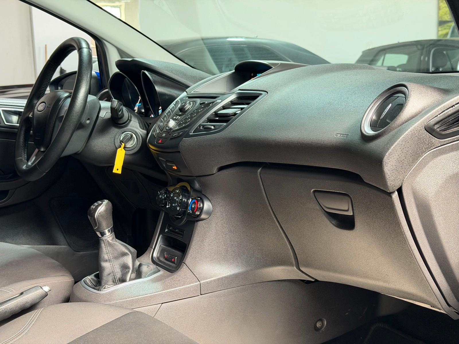 Ford Fiesta Sync Edition 1,25 Sitzheizung