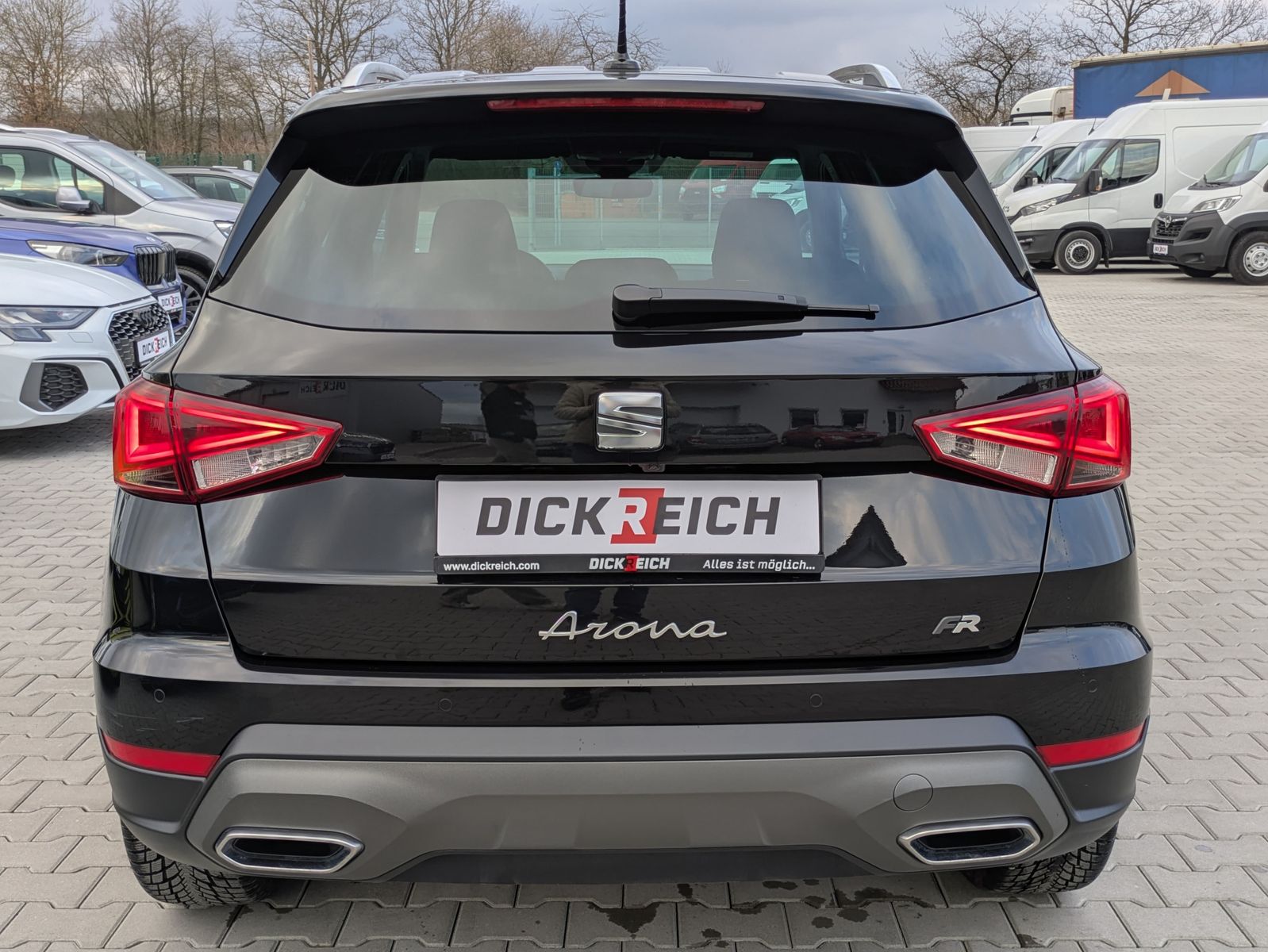 Fahrzeugabbildung SEAT Arona 1.5 TSI FR DSG AHK*ACC*LED*APP*DAB*KAMERA