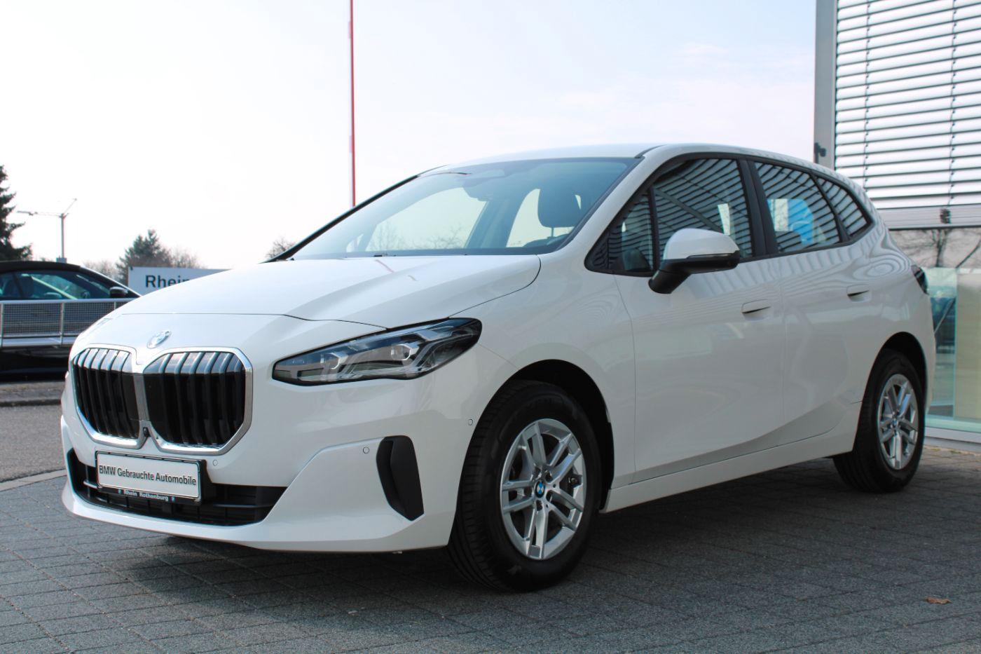 BMW 218d Active Tourer neues Modell Navi LED HeadUp