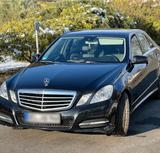 Mercedes-Benz Mercedes Benz E 220 CDI Automatik - Mercedes-Benz E 220 aus 2012 mit Diesel-Antrieb: Limousine