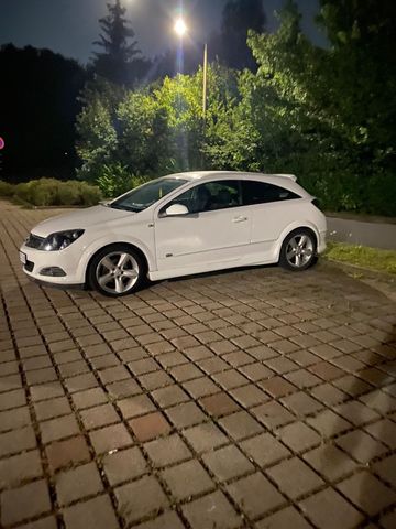 Opel Astra H GTC OPC