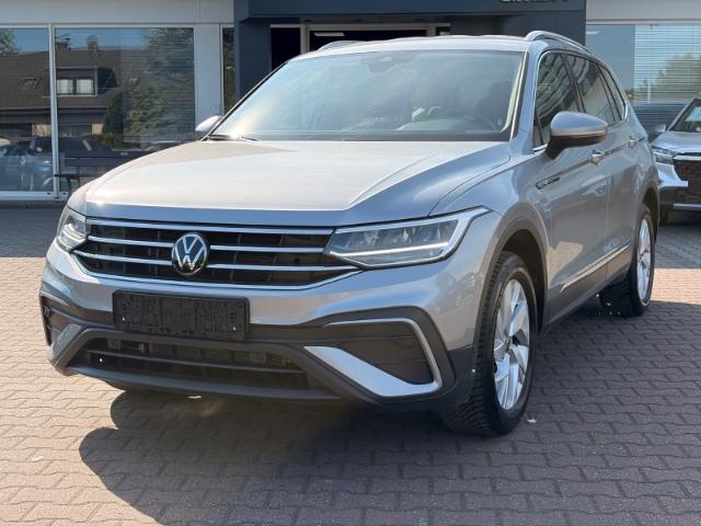 Volkswagen Tiguan Allspace Life Navi 7 Sitze AHK LED ACC El