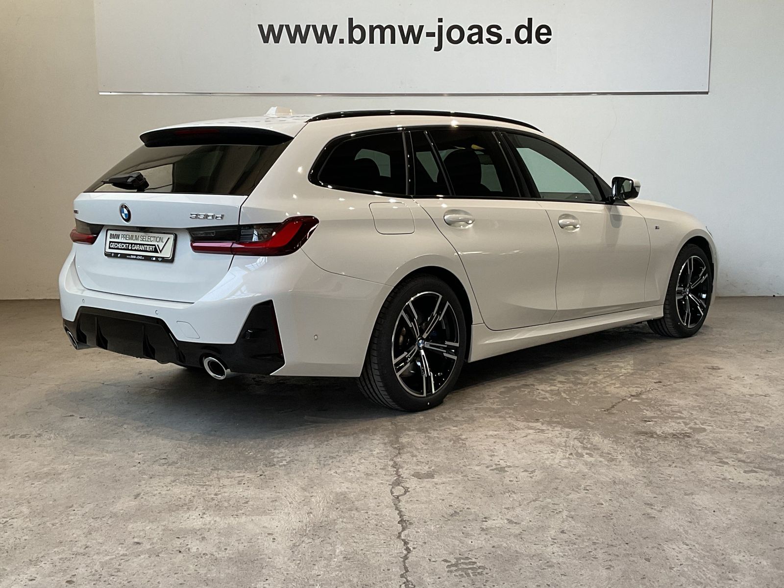 Fahrzeugabbildung BMW 330d xDrive Touring M Sportpaket