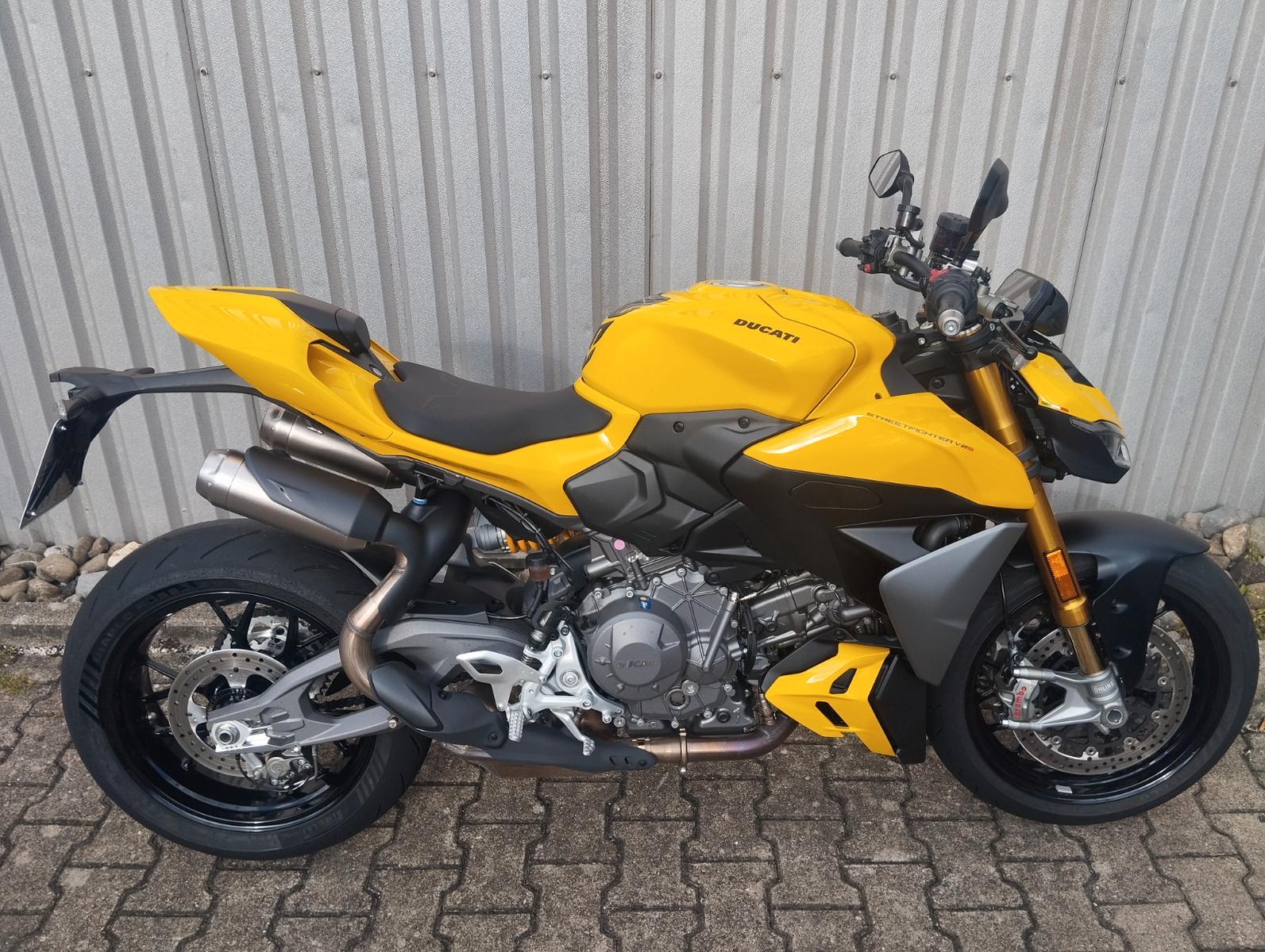 Ducati Streetfighter V2 S