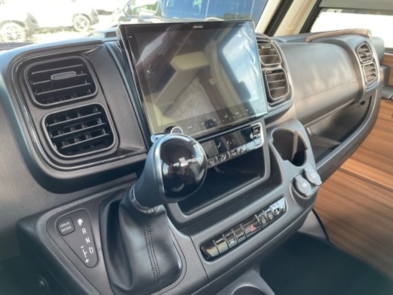 Fahrzeugabbildung Eura Mobil Integra 760 QF Automatik, Leder, LuminaryPlus