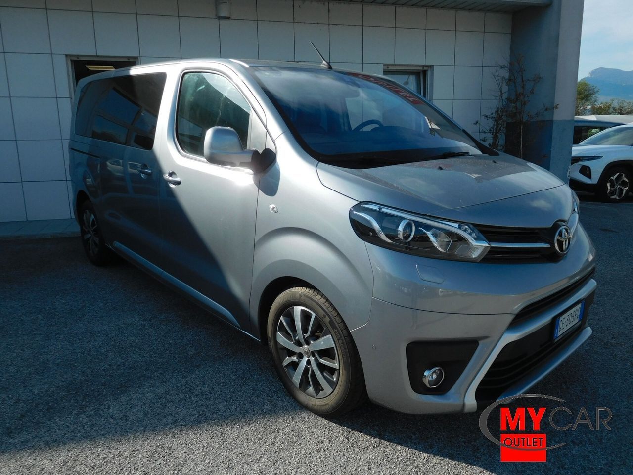 Toyota Proace Verso 2.0D 180cv EAT8 L1 Luxury 8  imagem 3