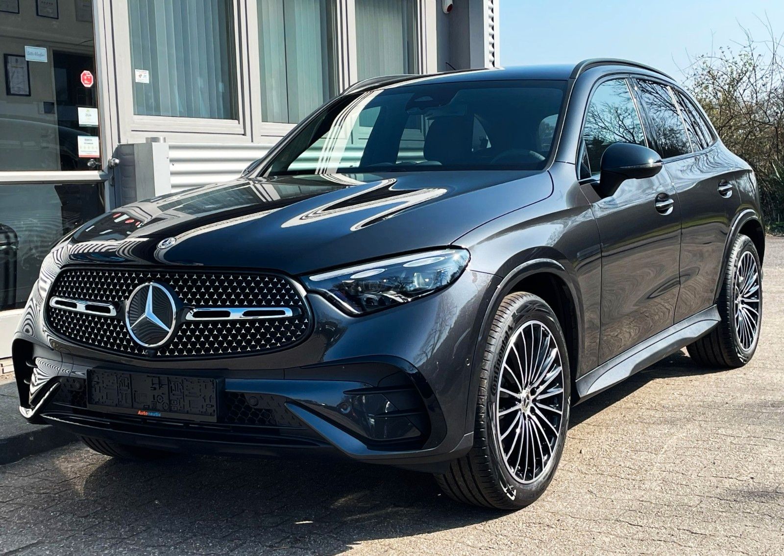 Fahrzeugabbildung Mercedes-Benz GLC 220d 9G 4MATIC AMG-LINE MBUX 20"AMG NIGHT P.