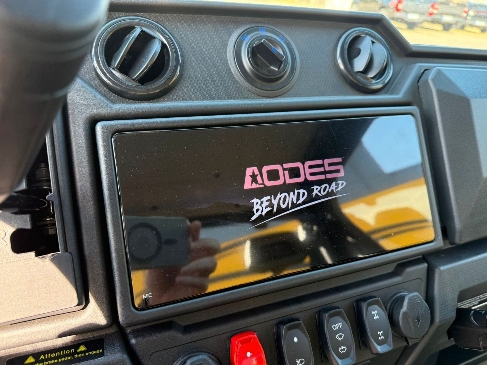 Fahrzeugabbildung Odes Workcross 1000 3-Sitzer ABS camouflage
