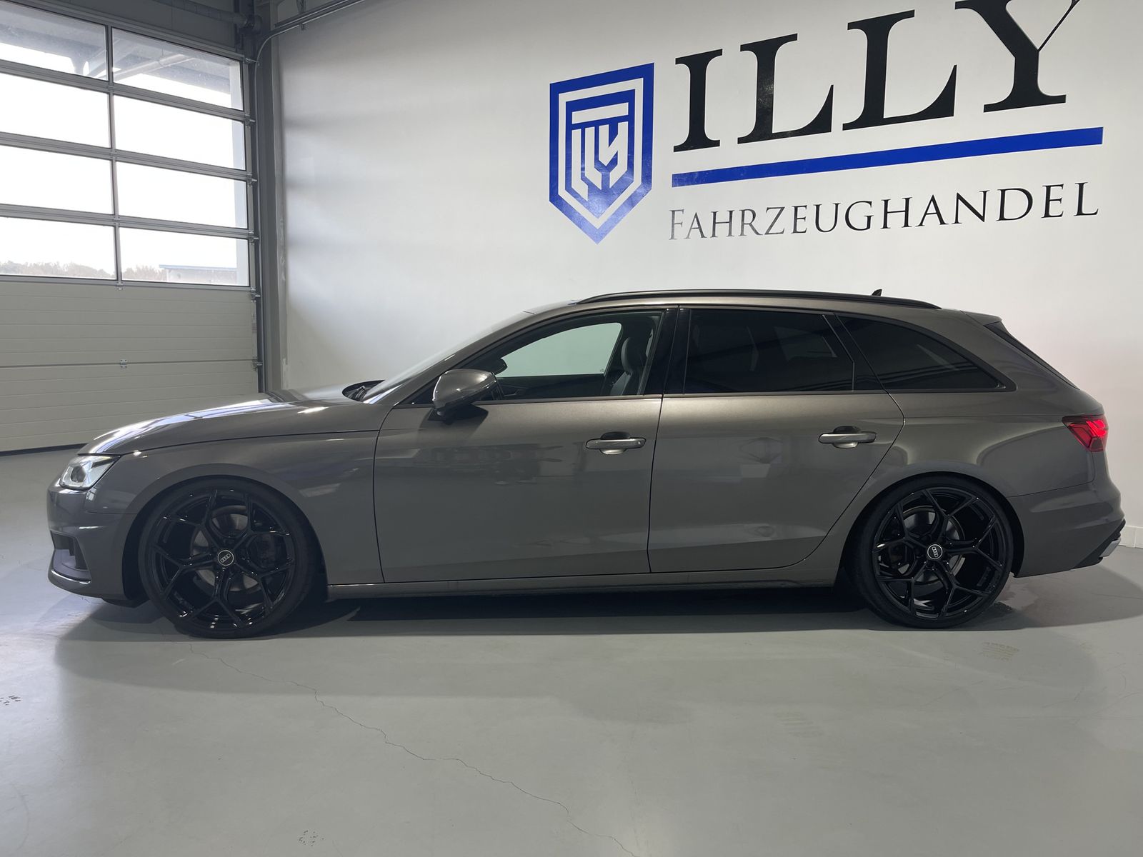 Fahrzeugabbildung Audi A4 35 TDI*S-Line*Leder*STHZ*Pano*Bang&Olufsen*