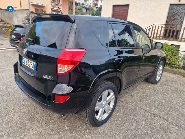 Toyota RAV 4 RAV4 Crossover 2.2 D-4D 177 CV Luxu