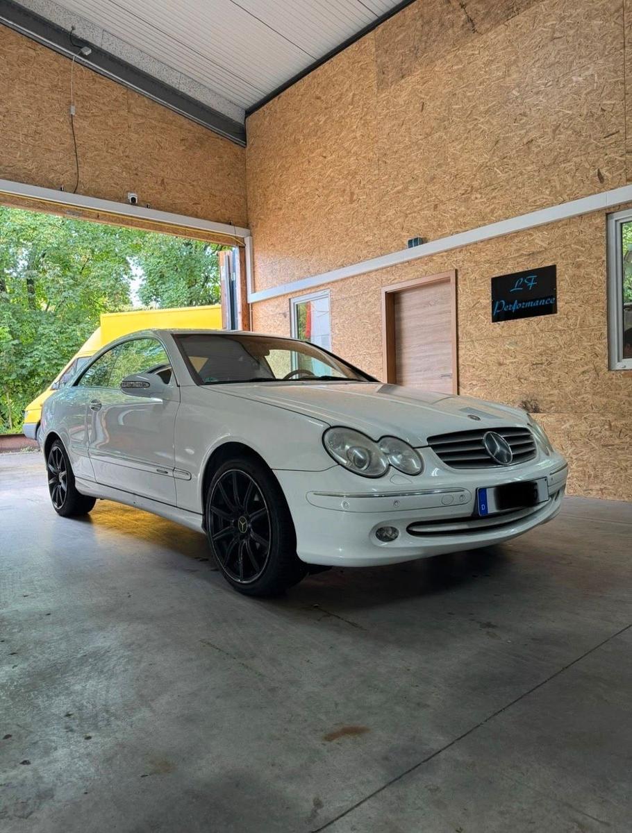 Mercedes-Benz CLK 320