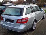 Mercedes-Benz E 250 CDI T-Modell 4Matic Elegance, 2100 Kg AHK - Mercedes-Benz E-Klasse: 210
