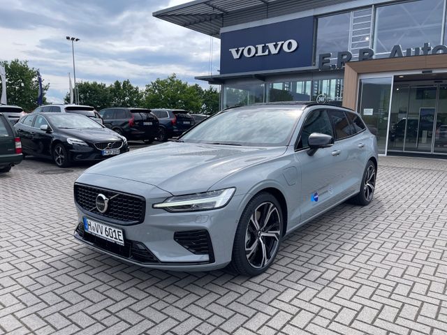 Volvo V60 Kombi Plus Dark Recharge Plug-In Hybrid AWD