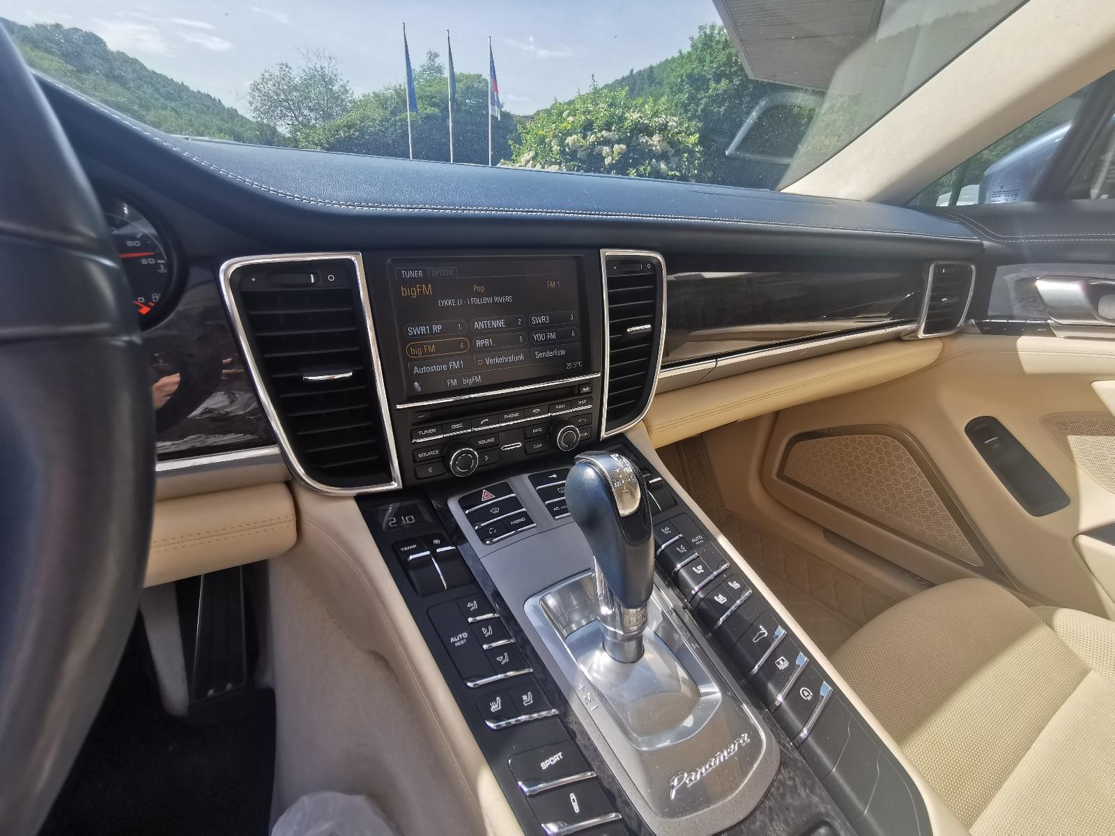 Porsche Panamera Turbo AHK Chauffeur MwSt.
