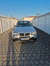 BMW X3 E83 2.0i - BMW X3 E83 mit Benzin-Antrieb