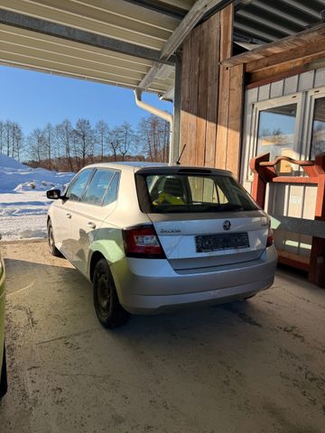 Fabia Ambition 1.0l MPI 5-Gang*EXPORT ONLY*