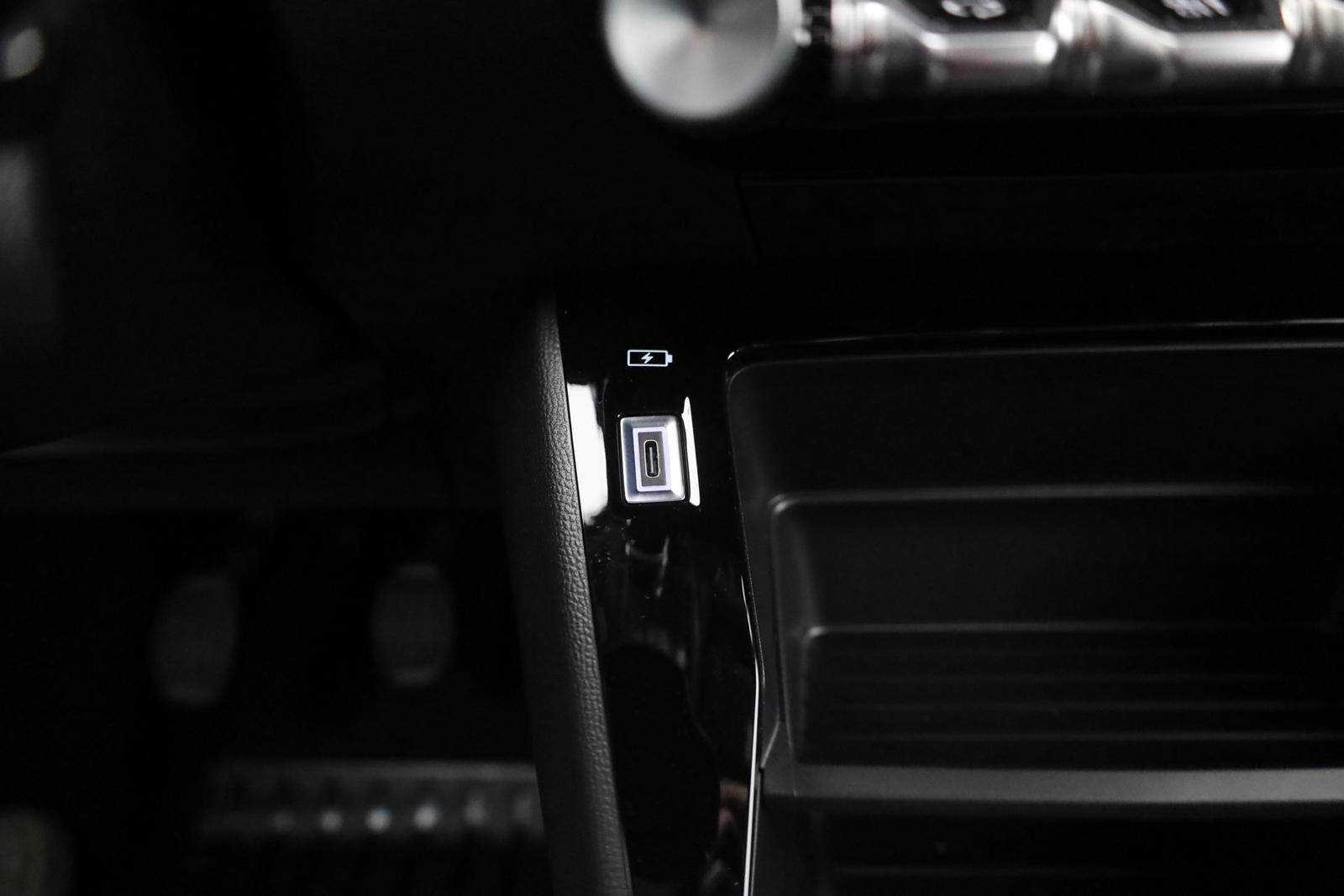 Peugeot 2008 1.2 PureTech LED ACC Kamera