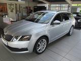 Skoda Octavia Combi 1.5 TSI ACT Clever DSG AHK GARANTI - silberne Skoda Octavia