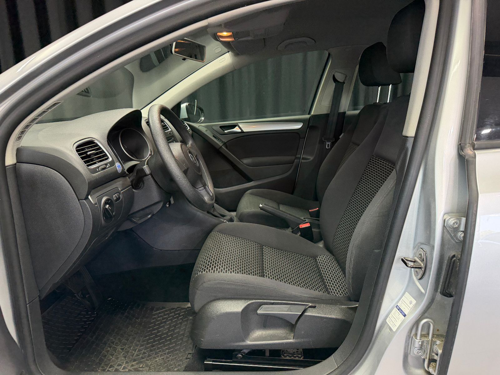 Fahrzeugabbildung Volkswagen Golf VI Trendline|DSG|1.HAND|TÜV NEU