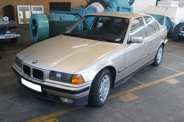 BMW 320i  Automatic 