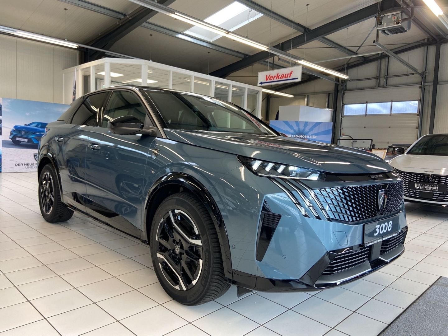 Fahrzeugabbildung Peugeot 3008 GT Elektro 210 Navi Soundsystem ACC CarPlay