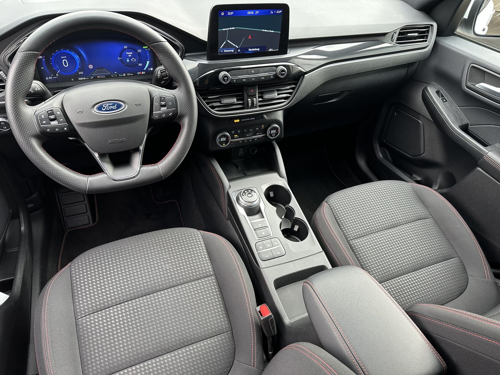 Fahrzeugabbildung Ford Kuga 2.5 Plug-In Hybrid ST-Line NAV+LED+PANORAMA