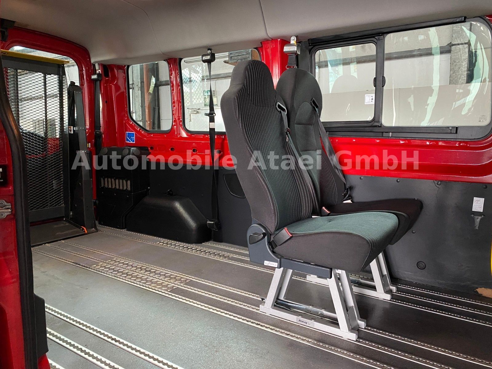 Fahrzeugabbildung Ford Transit Kombi 350 L3H2 *Rollstuhl-Lift* (4040)