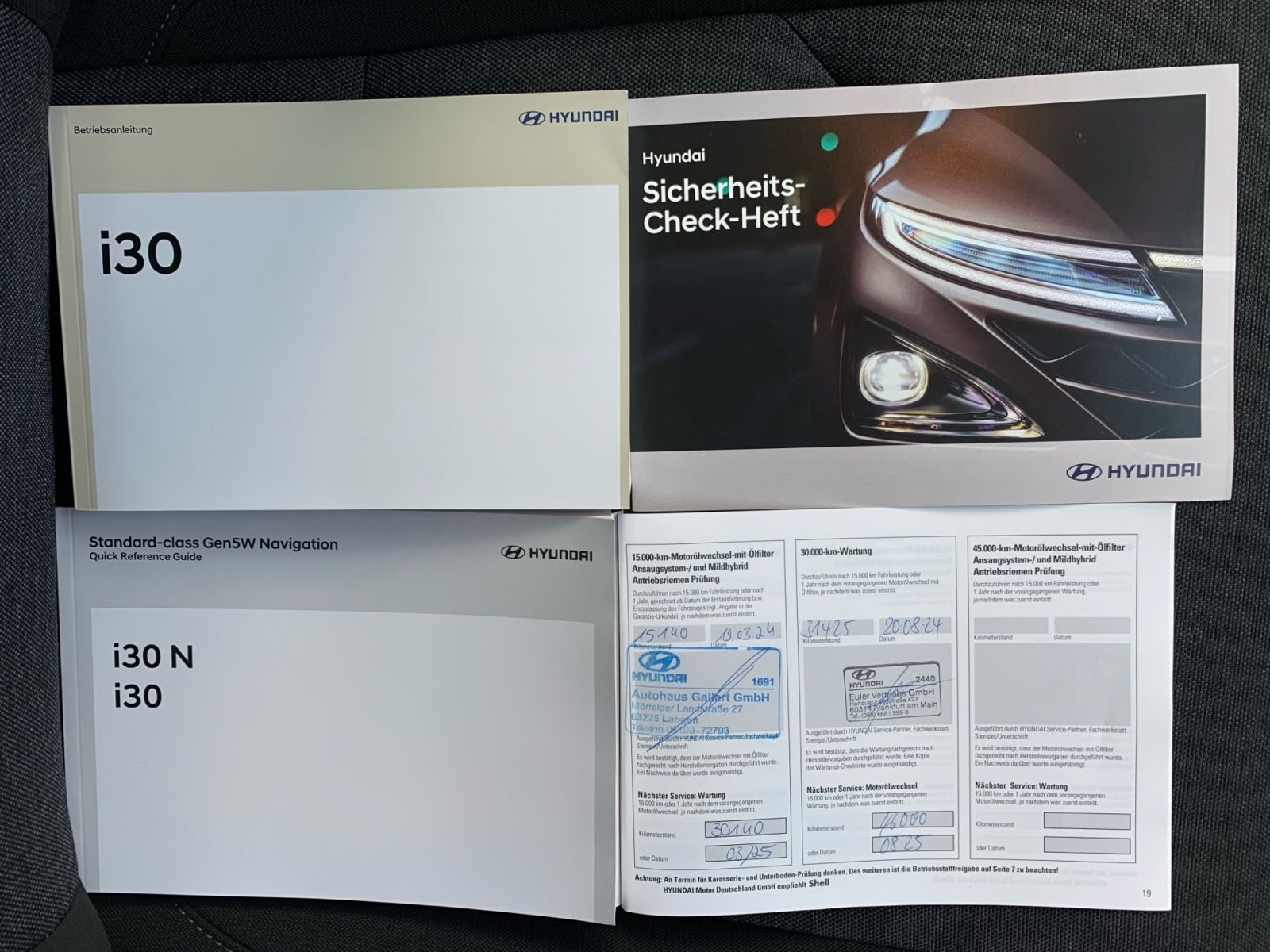 Fahrzeugabbildung Hyundai i30 1.0 T-GDI Connect & Go Navi LED