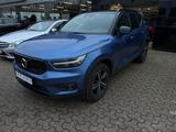 Volvo XC 40 R-DESIG*AWD*VIRT.CP*AHK*ALCANTARA*H&K*PANO - Volvo XC40 mit Schiebedach