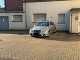 Mercedes-Benz W211 E500 AMG Paket - Mercedes-Benz E 500 in Duisburg