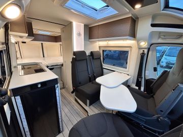 Westfalia Columbus 600 E 140 PS Automatik Skyview SOLAR