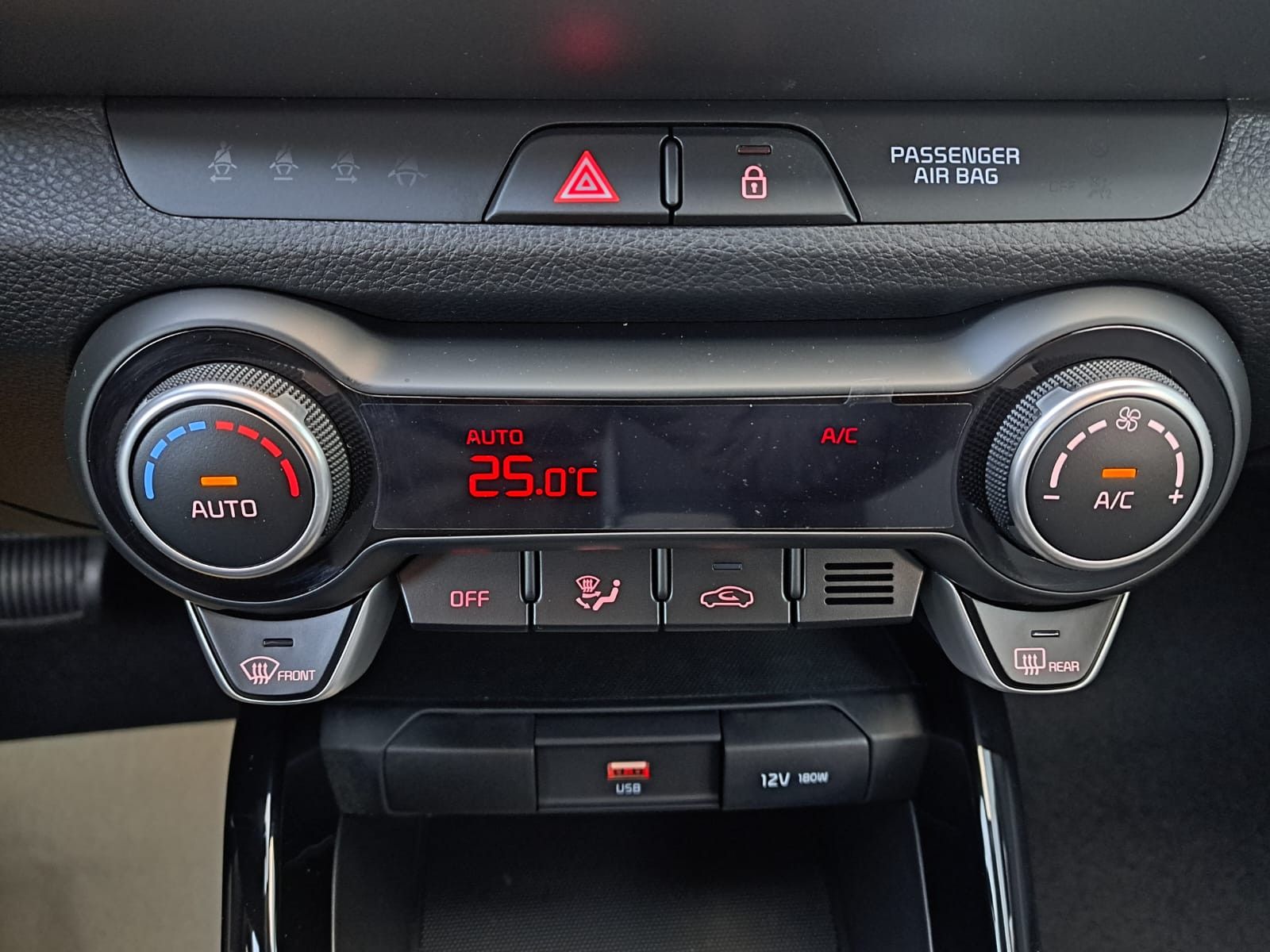 Fahrzeugabbildung Kia Stonic 1.0 T-GDI AUTOMATIK LED NAVI WINTERPAKET