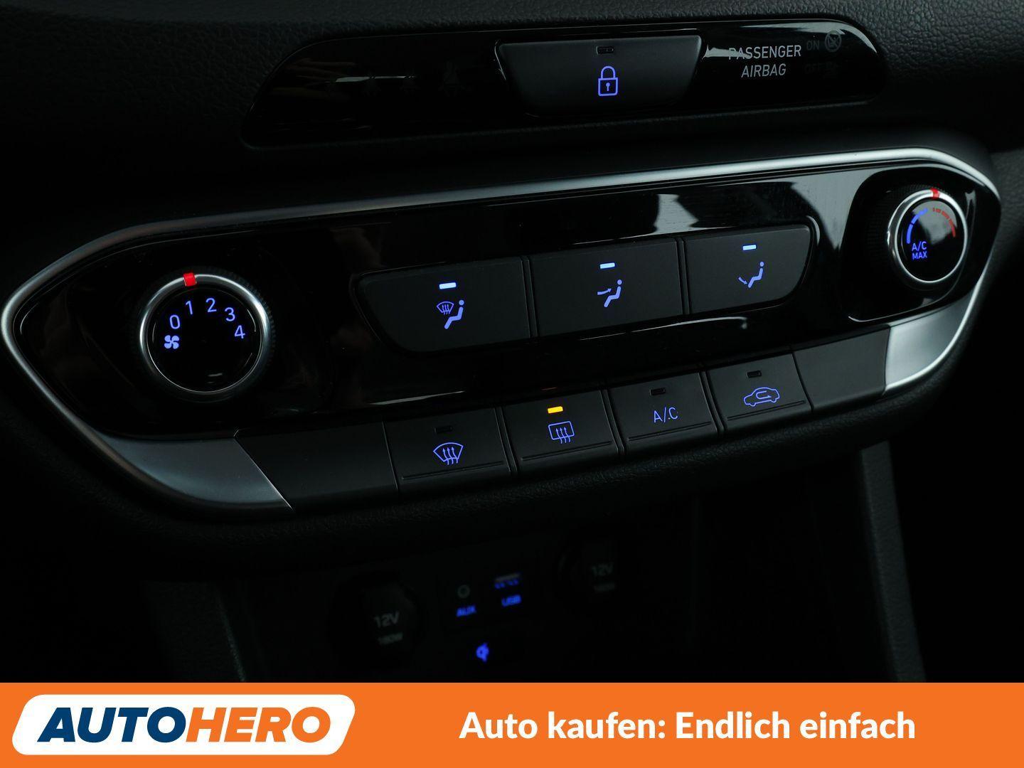 Hyundai i30 1.6 CRDi Trend*TEMPO*CAM*PDC*SHZ*KLIMA*