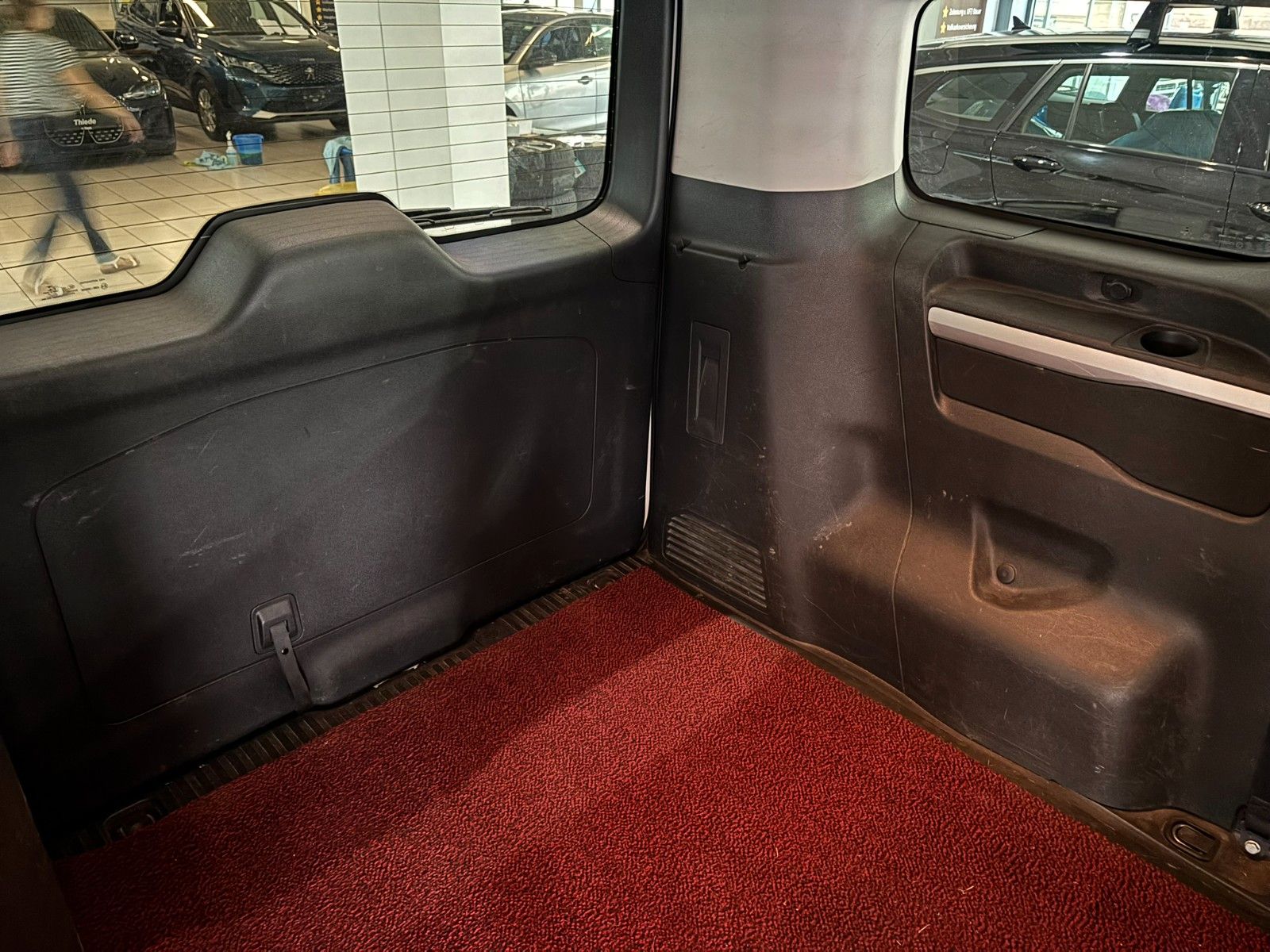 Fahrzeugabbildung Opel Vivaro Kombi M 1.5D 6-SITZER/AHK/PDC/SOLARPROTEC