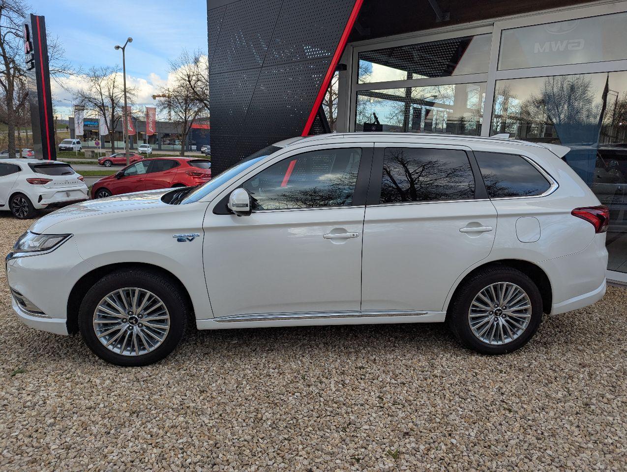 Mitsubishi Outlander Plug-in Hybrid TOP 2.4 MIVEC 4WD