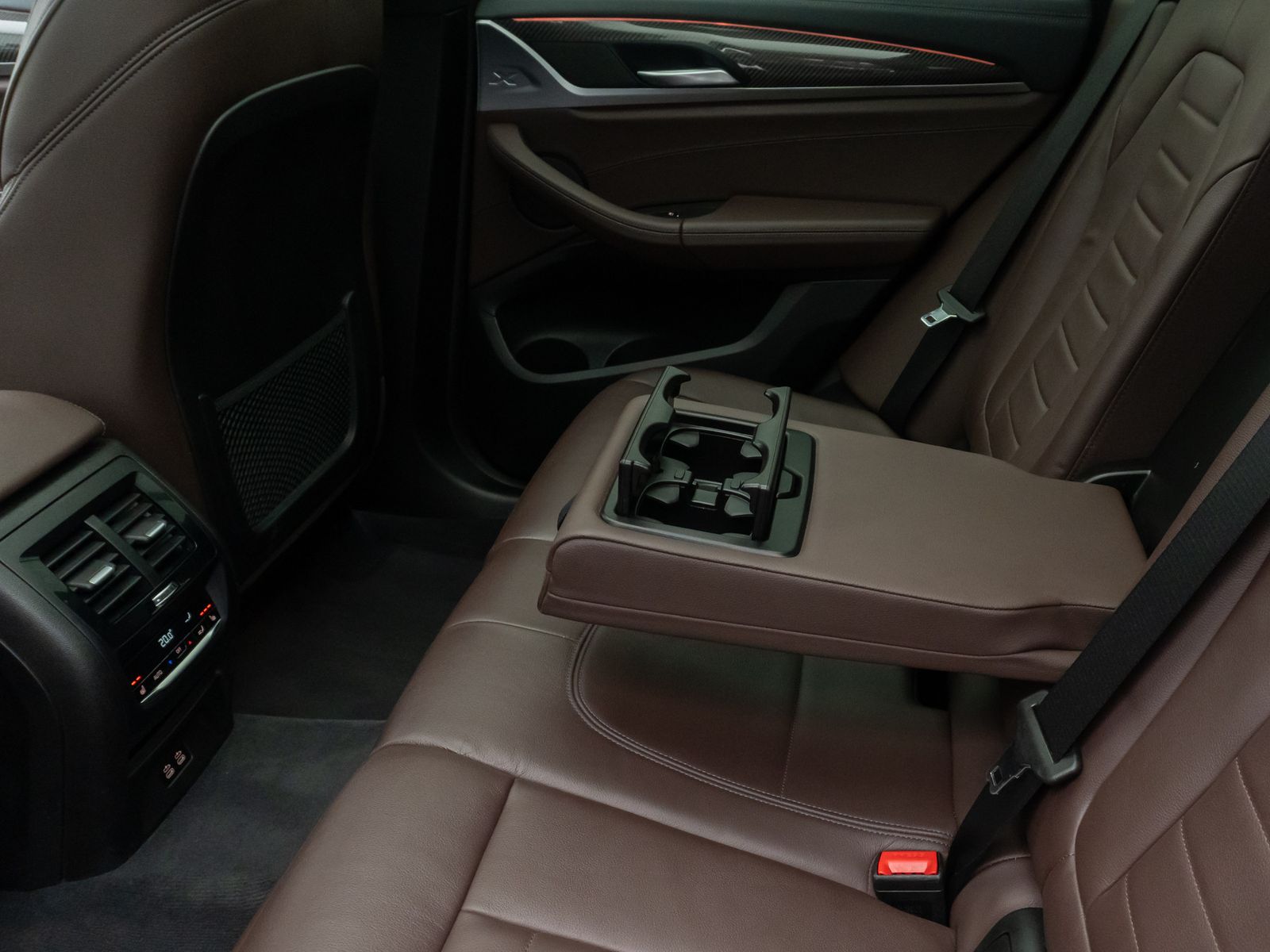 Fahrzeugabbildung BMW X3 xD30d M Sport DAB Kamera HUD DisplKey Panoram