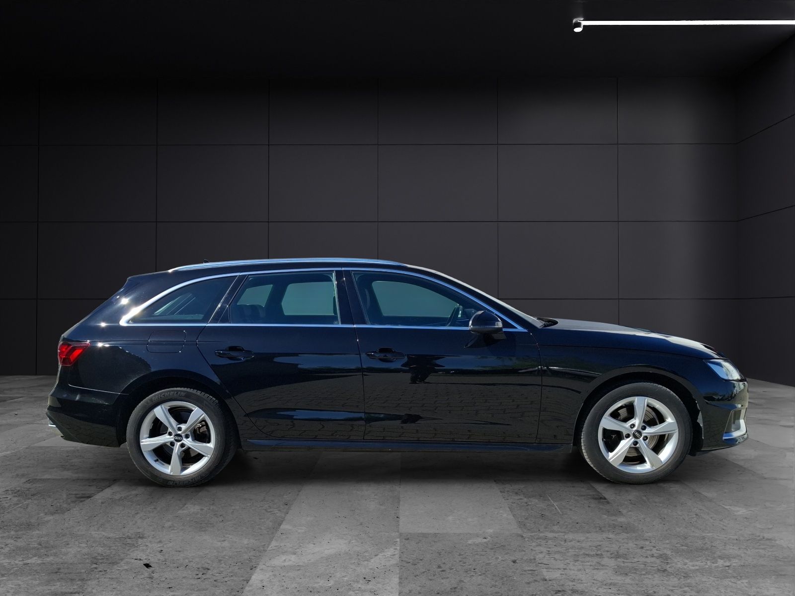 Fahrzeugabbildung Audi A4 Avant 35 TFSI advanced S-tronic LED Navi ACC