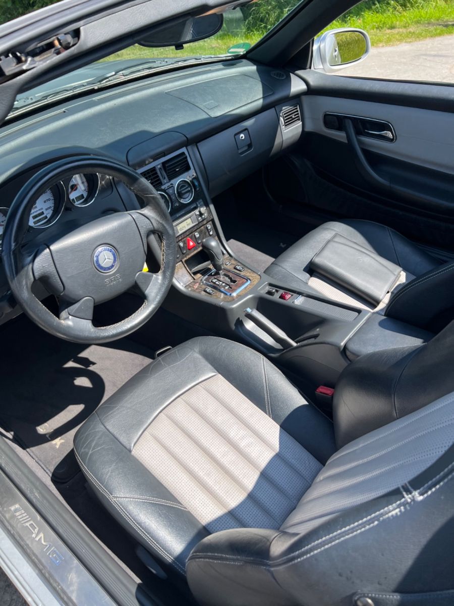Fahrzeugabbildung Mercedes-Benz SLK 32 AMG Xenon Designo