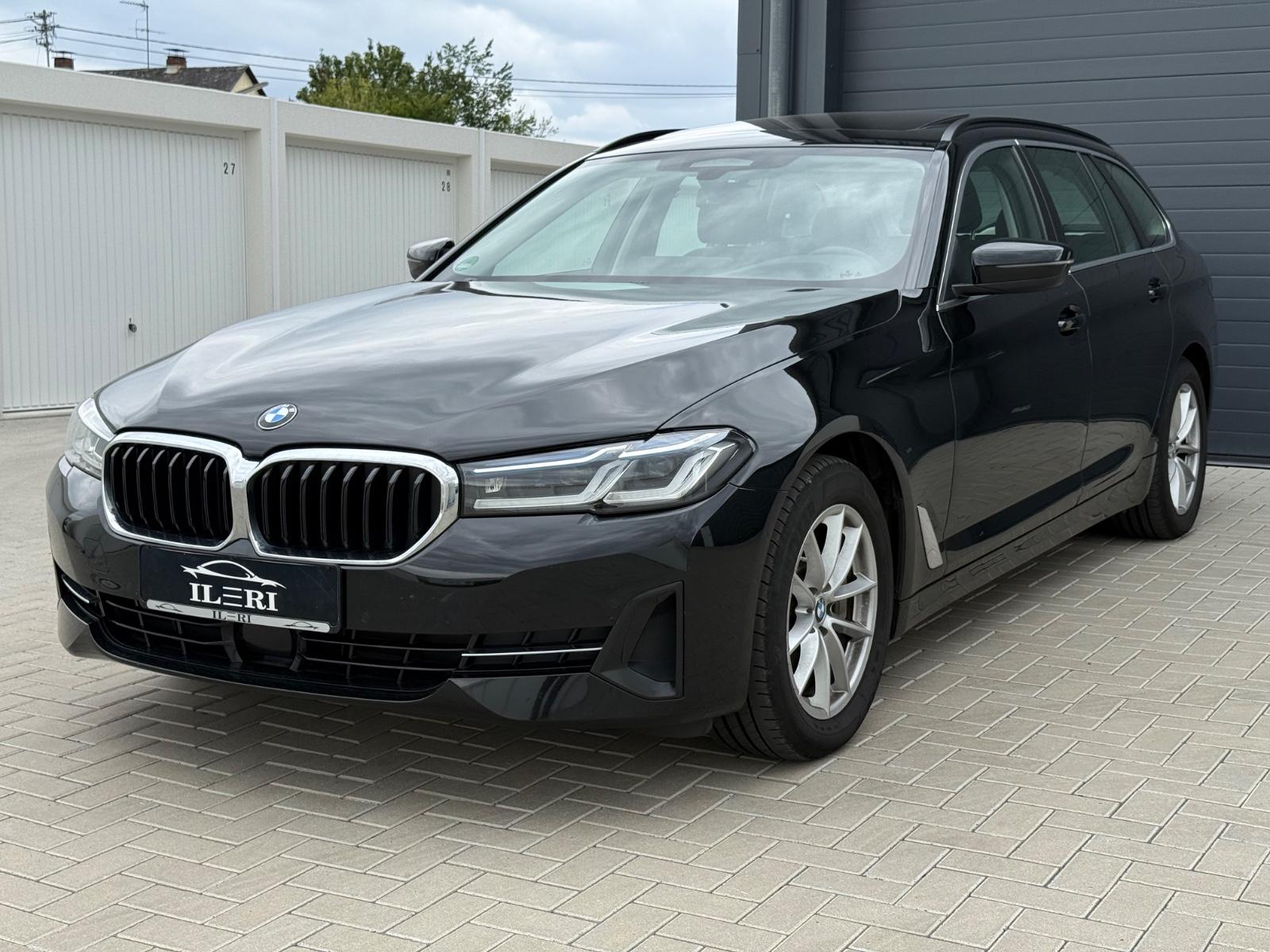 BMW 530 i Touring xDrive*AHK*PANORAMA*AMBIENTE*KAMER