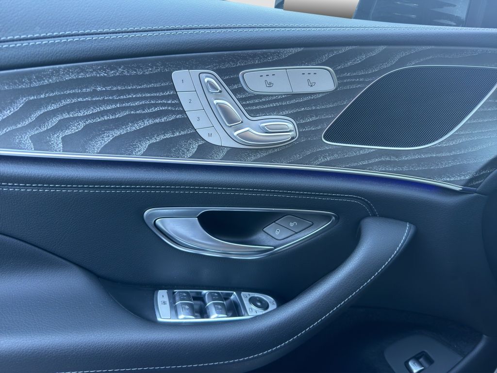 Fahrzeugabbildung Mercedes-Benz CLS 400 d 4MATIC AMG LIne*NightPaket*MULTIBEAM