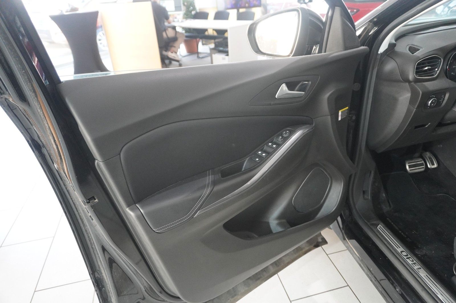 Fahrzeugabbildung Opel Grandland (X) 1.6 PHEV ULTIMATE NAVI/LED/360°/SH