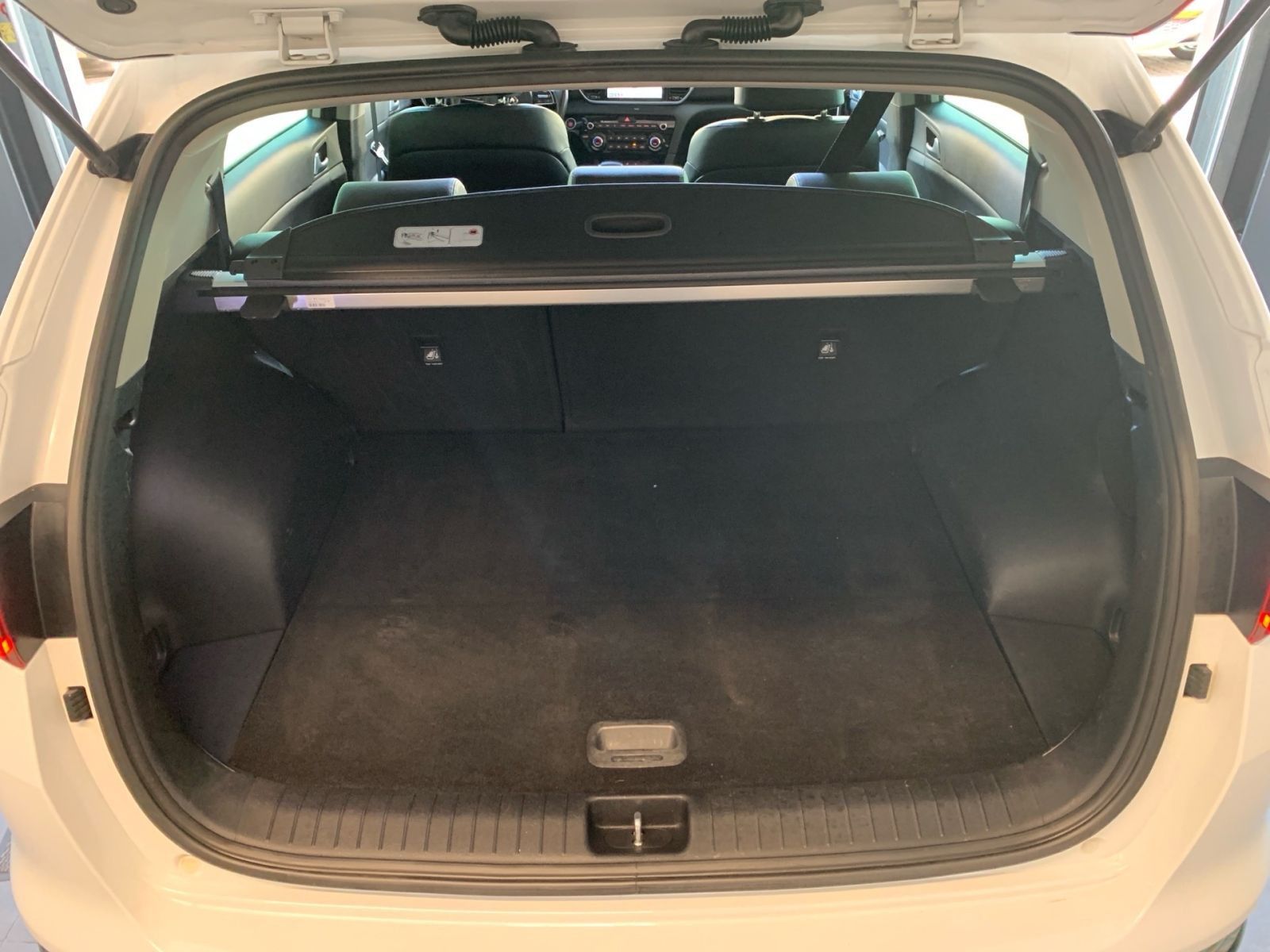 Fahrzeugabbildung Kia Sportage 1.6 T-GDI 7-DCT Black Edition Pan.Dach
