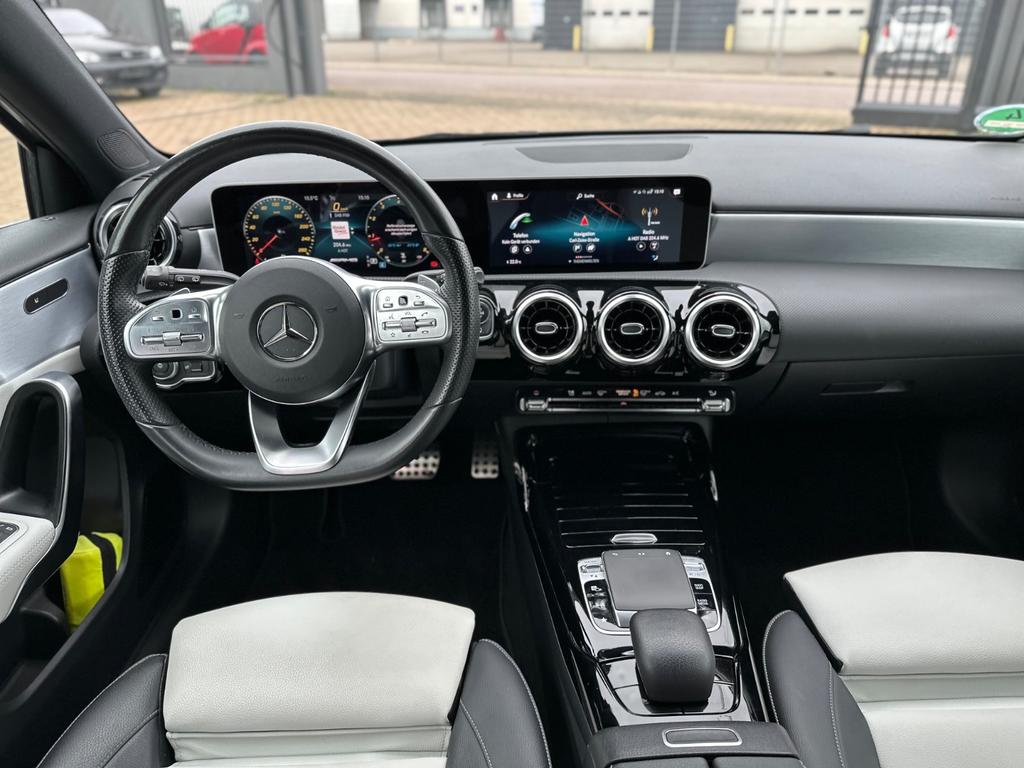 Mercedes-Benz A 35 AMG