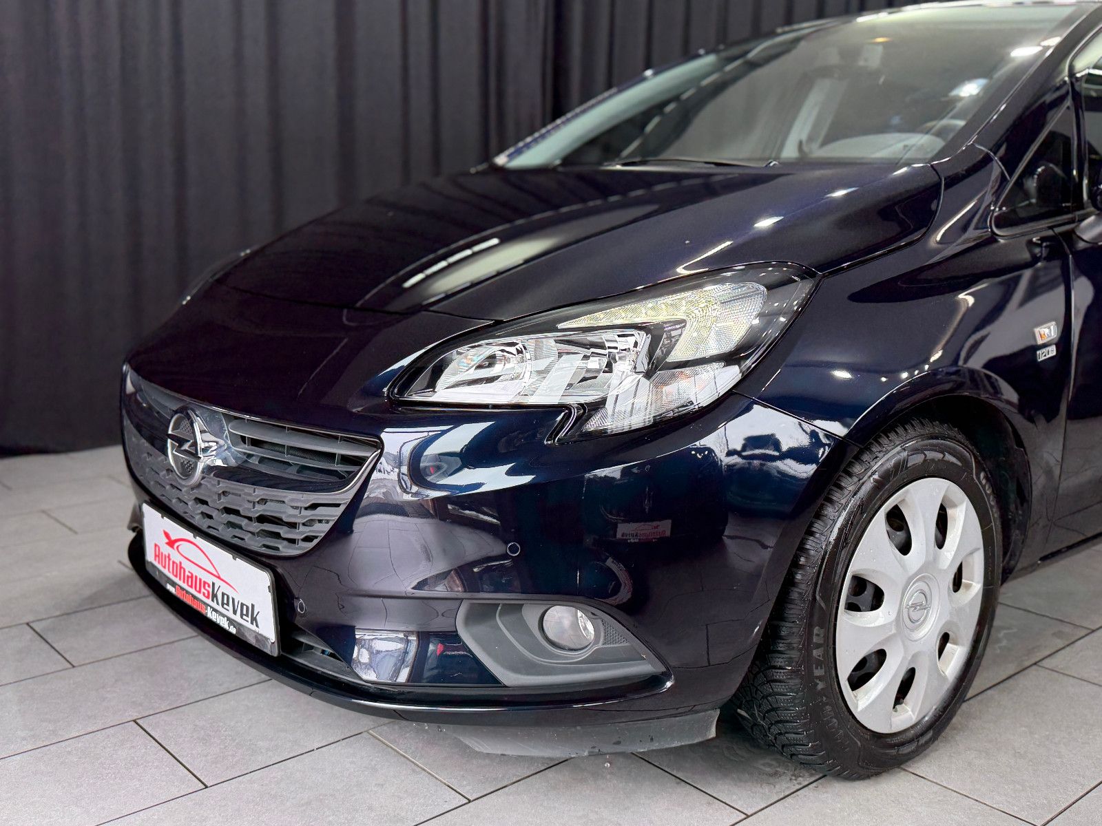 Fahrzeugabbildung Opel Corsa E|Automatik|RF-Kamera|Heizung|Bluetooth