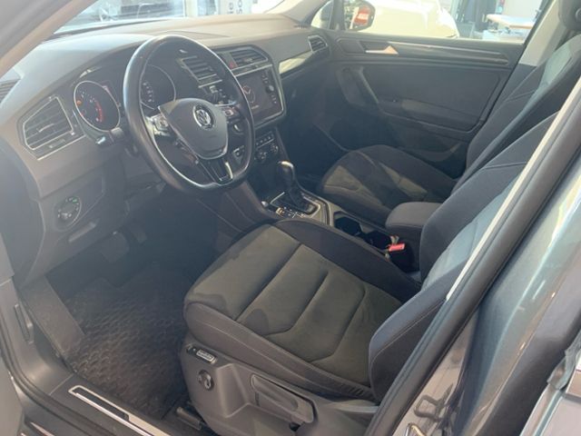 Fahrzeugabbildung Volkswagen Tiguan 1.5 TSI DSG Comfortline AHK NAVI LED PDC