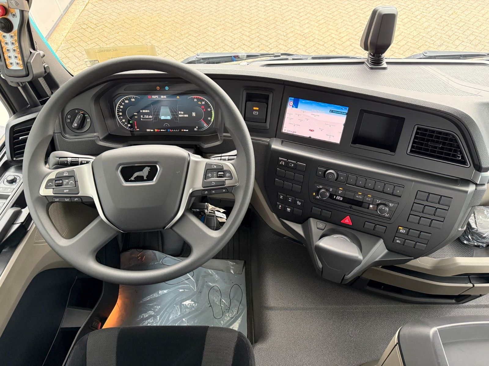 Fahrzeugabbildung MAN TGS 26.520 Absetzkipper HYVA 18 TAZ / Funk / 6x4